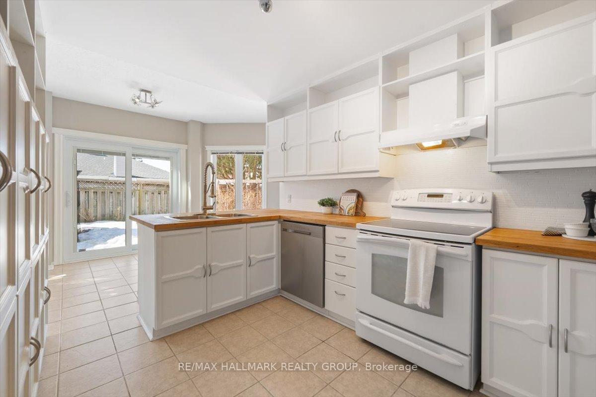 Photo 12 of 648 Apollo Way, Ottawa, Fallingbrook/Pineridge — HOMEH