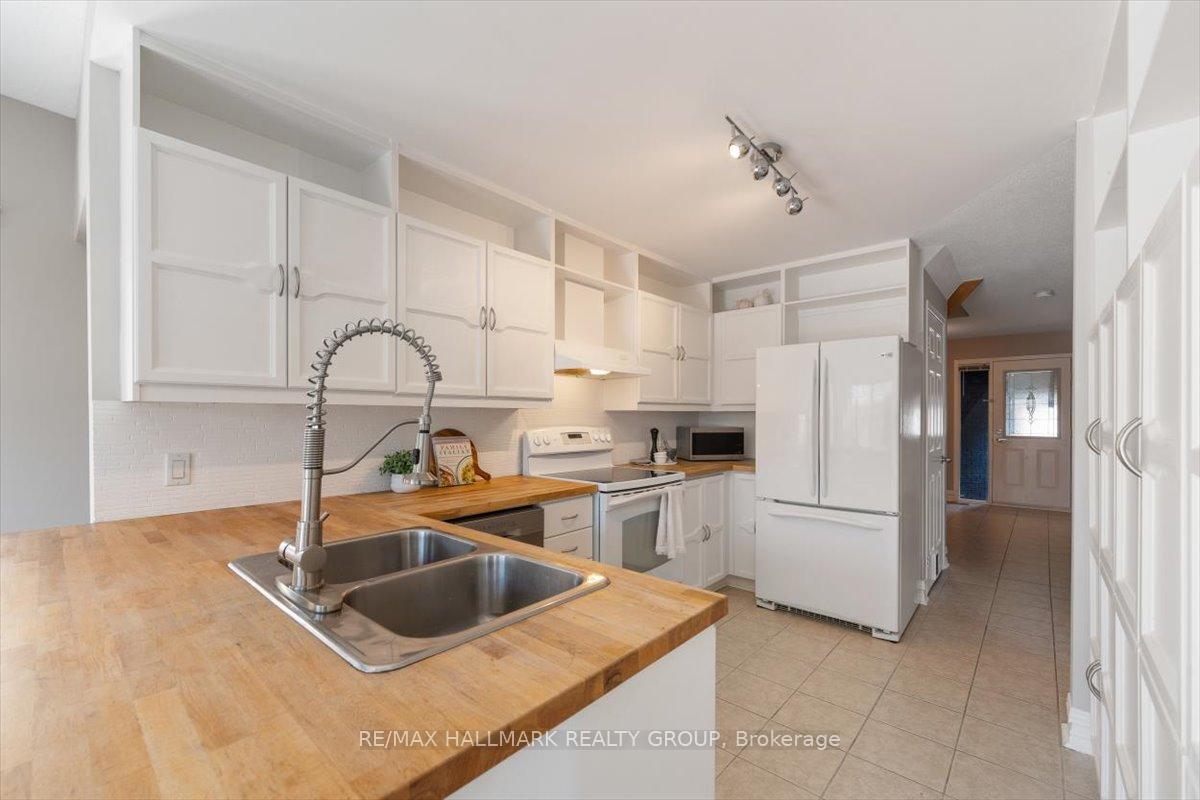 Photo 13 of 648 Apollo Way, Ottawa, Fallingbrook/Pineridge — HOMEH