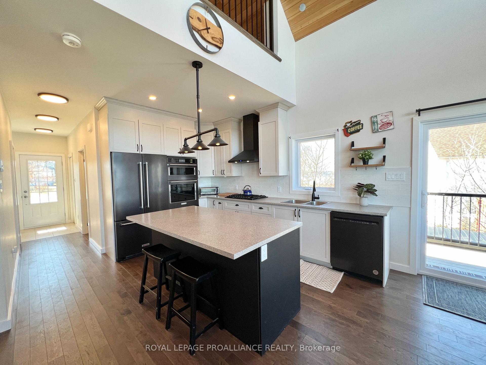 Photo 4 of 209 Prinyers Cove Crescent, Prince Edward County, North Marysburg Ward — HOMEH