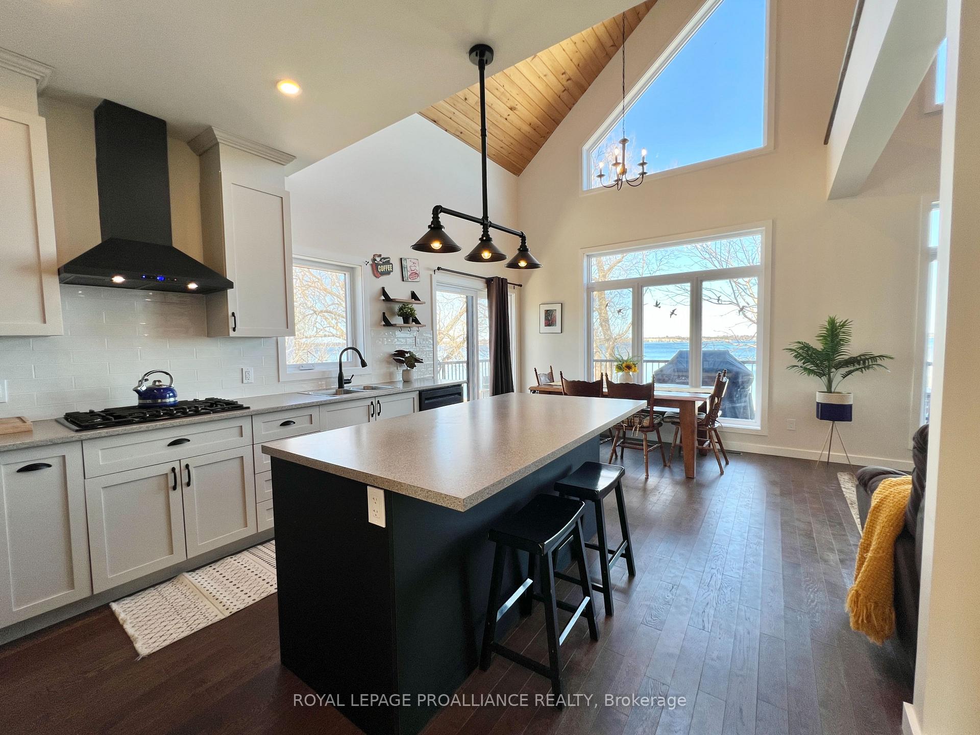 Photo 6 of 209 Prinyers Cove Crescent, Prince Edward County, North Marysburg Ward — HOMEH