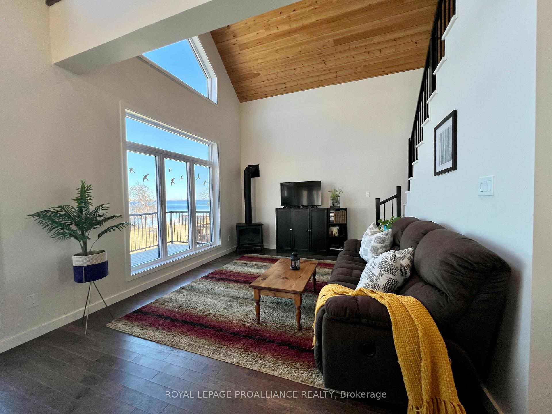 Photo 7 of 209 Prinyers Cove Crescent, Prince Edward County, North Marysburg Ward — HOMEH