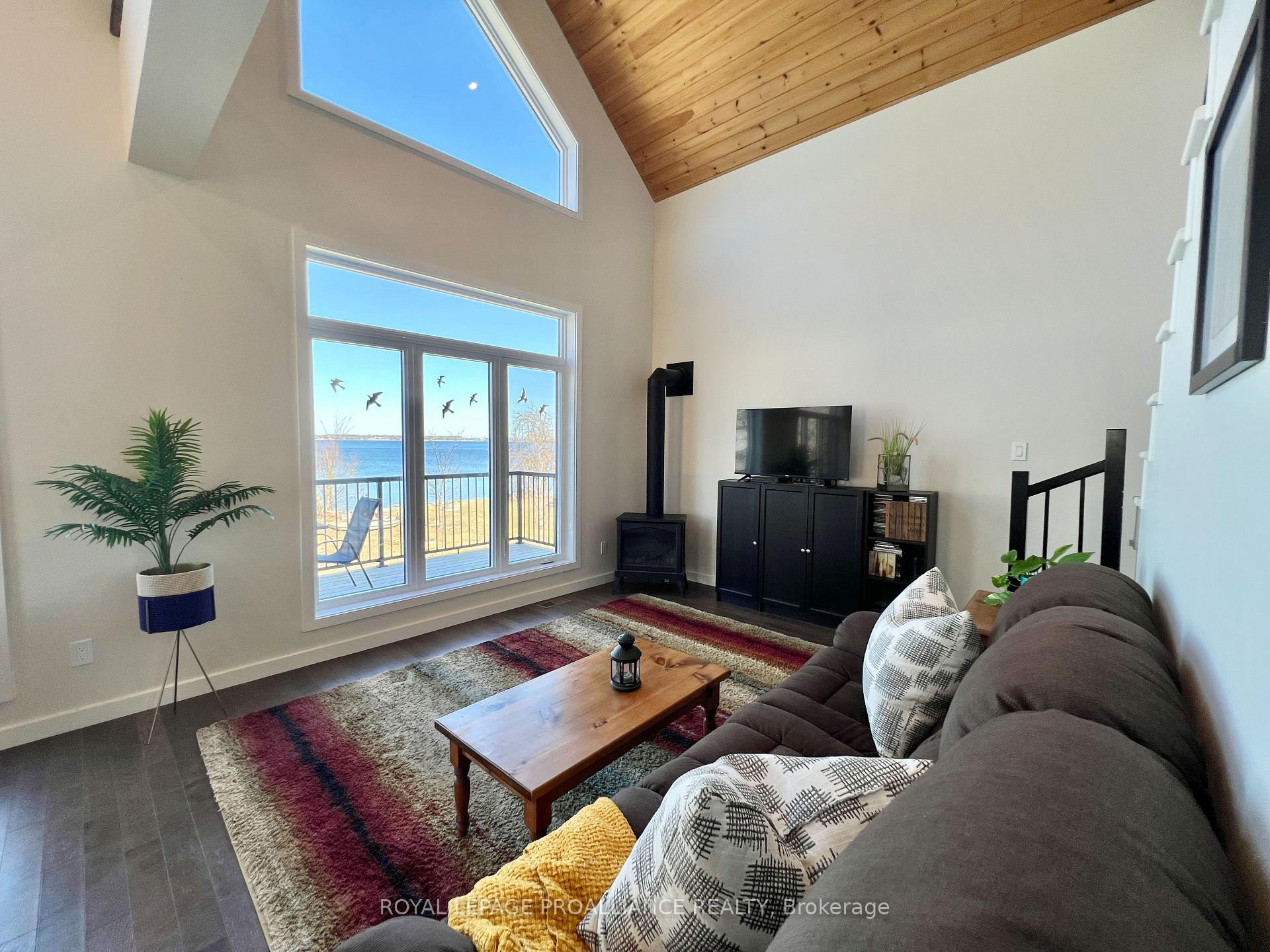 Photo 9 of 209 Prinyers Cove Crescent, Prince Edward County, North Marysburg Ward — HOMEH