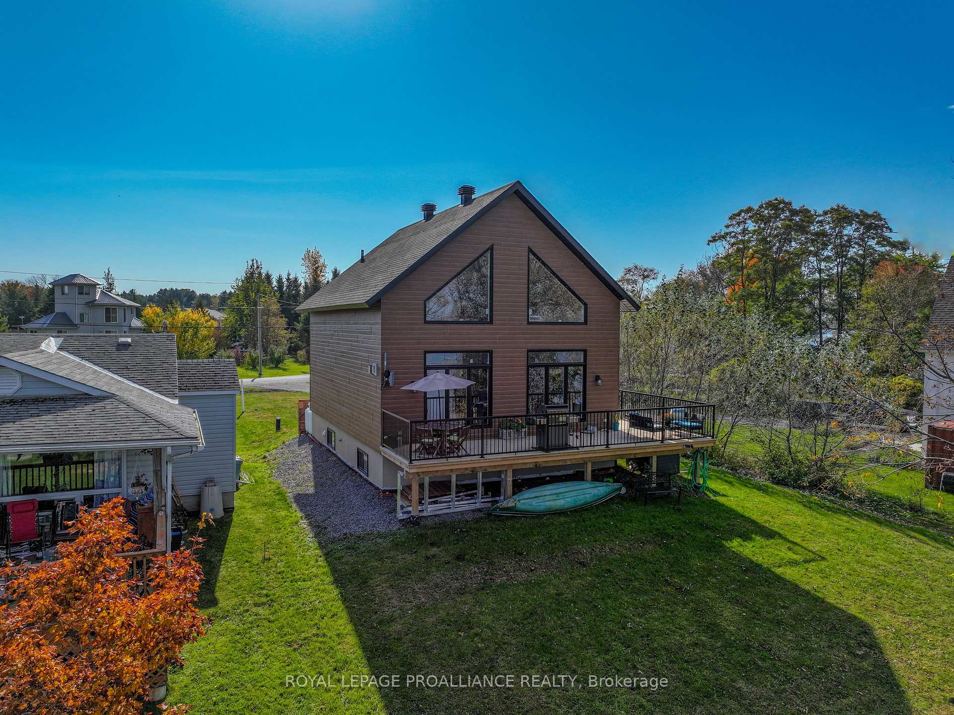 Photo 25 of 209 Prinyers Cove Crescent, Prince Edward County, North Marysburg Ward — HOMEH