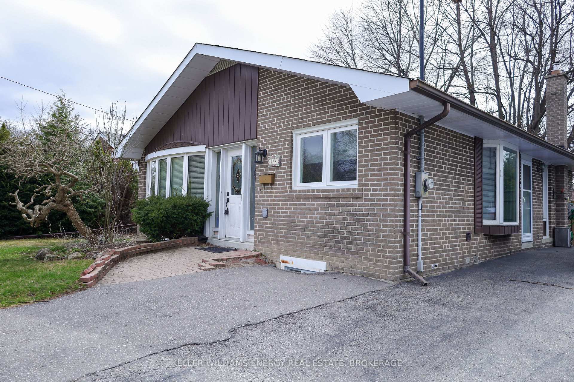 Photo 3 of Unit Upper, 134 Melrose Street, Oshawa, Donevan — HOMEH