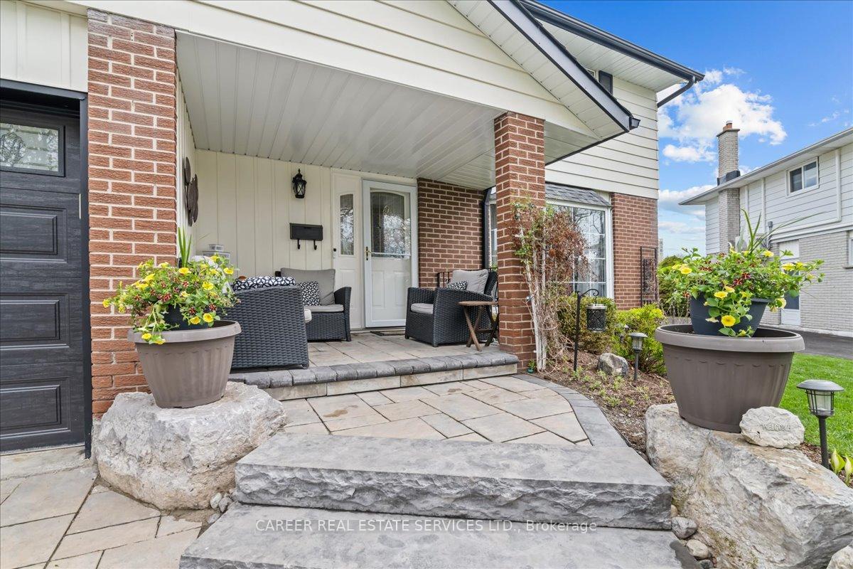 Photo 2 of 400 Lambeth Court, Oshawa, Centennial — HOMEH