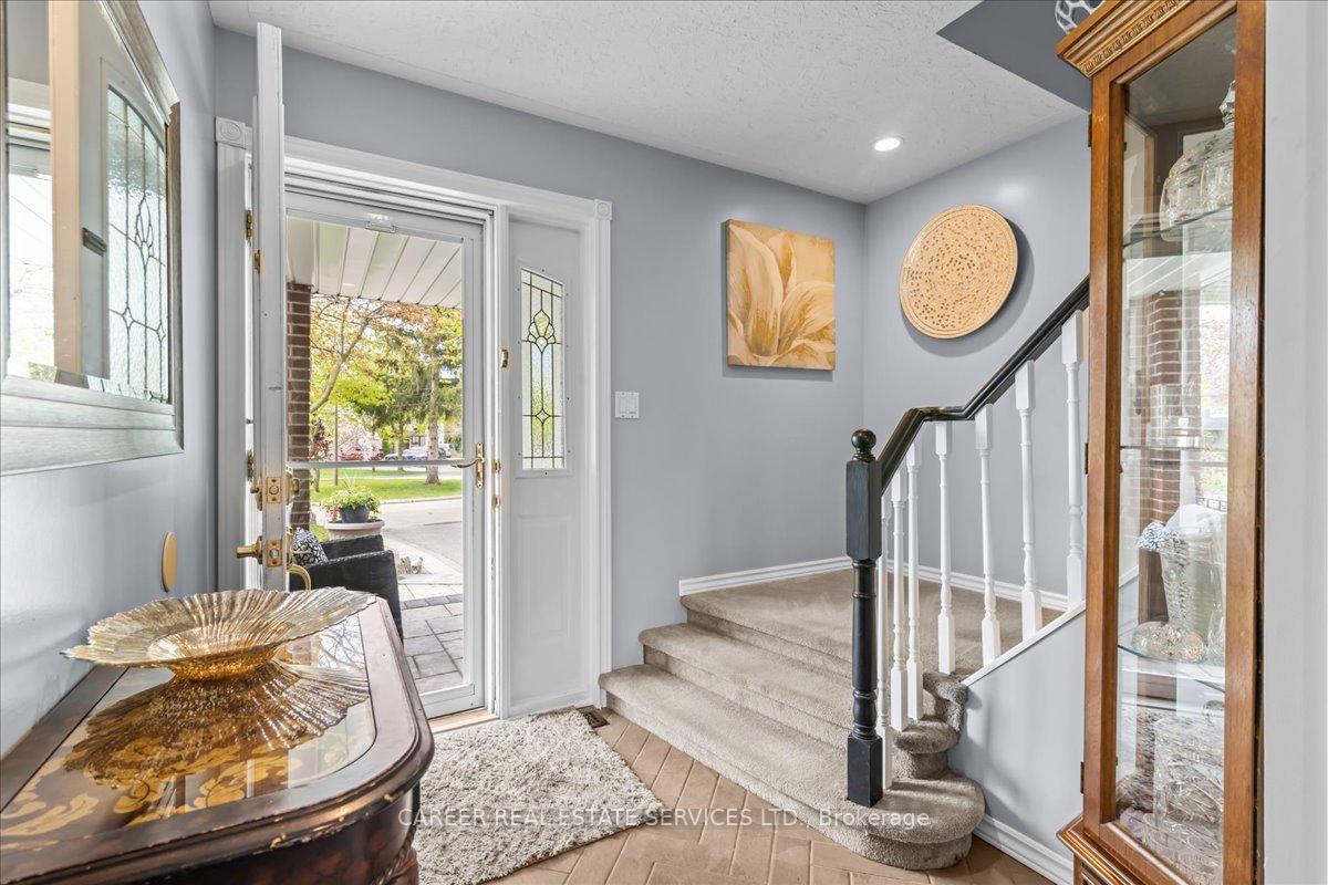 Photo 4 of 400 Lambeth Court, Oshawa, Centennial — HOMEH