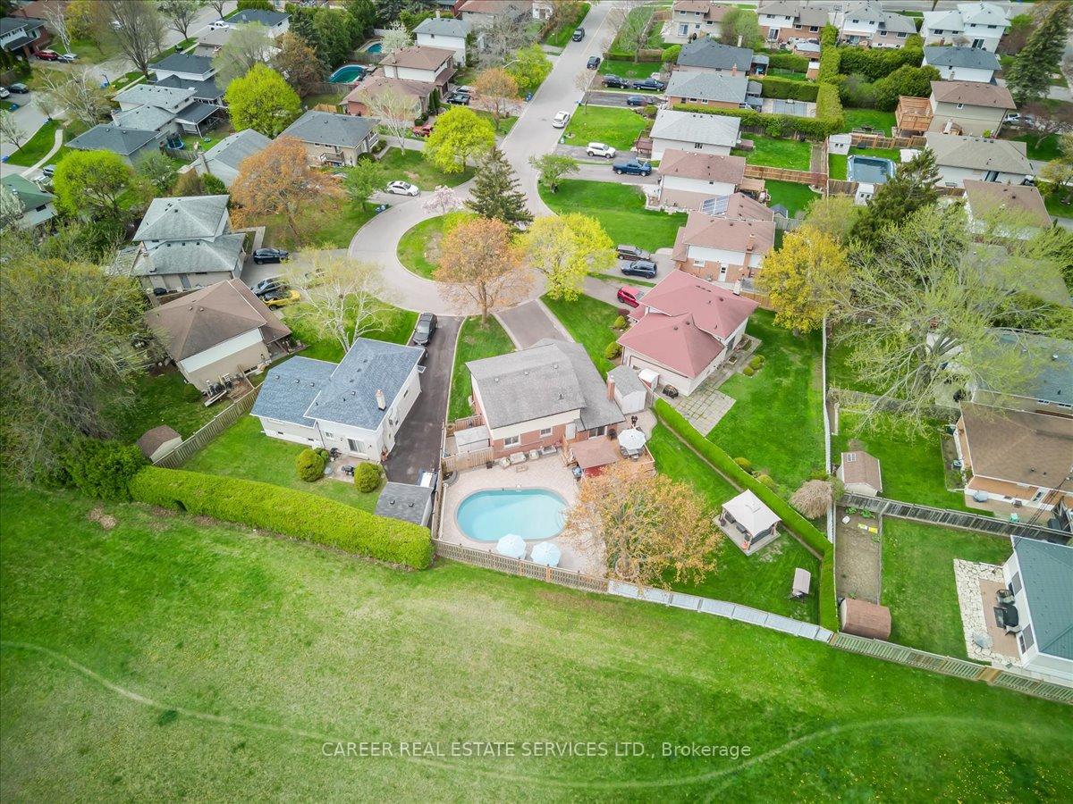 Photo 33 of 400 Lambeth Court, Oshawa, Centennial — HOMEH