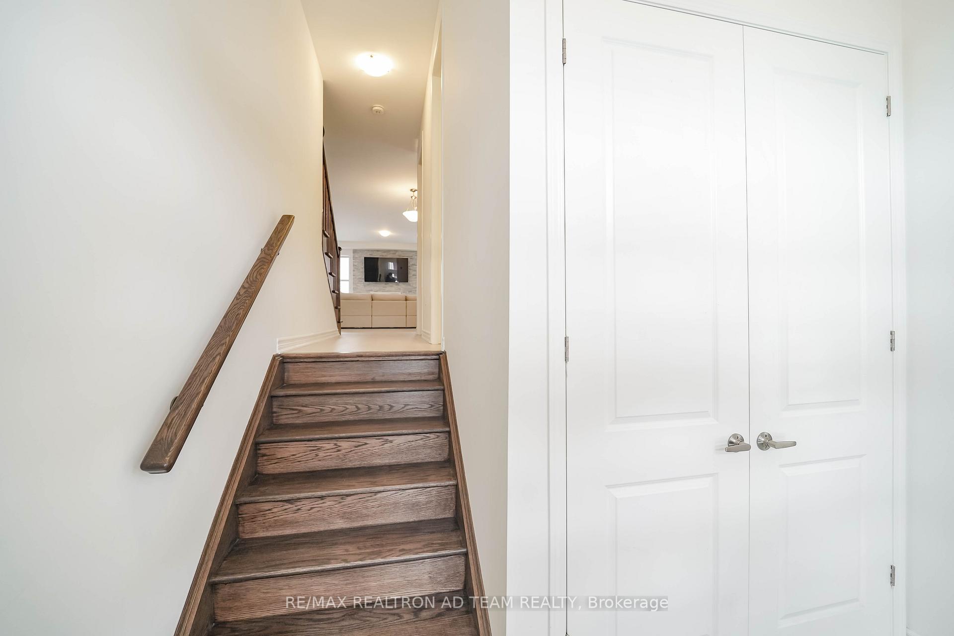 Photo 3 of 3086 Paperbirch Trail, Pickering, Rural Pickering — HOMEH