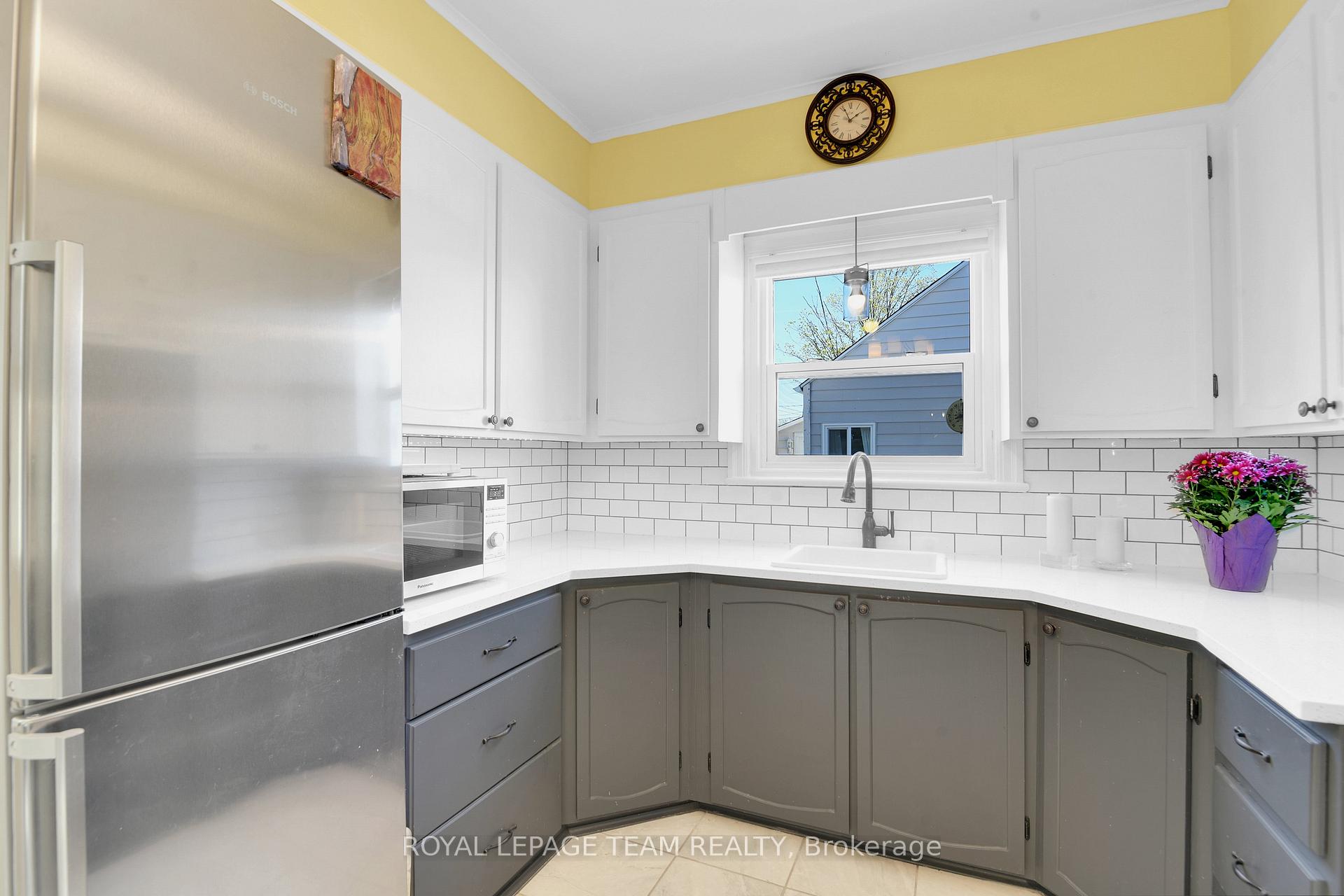 Photo 16 of 450 Dominion Street, Renfrew — HOMEH