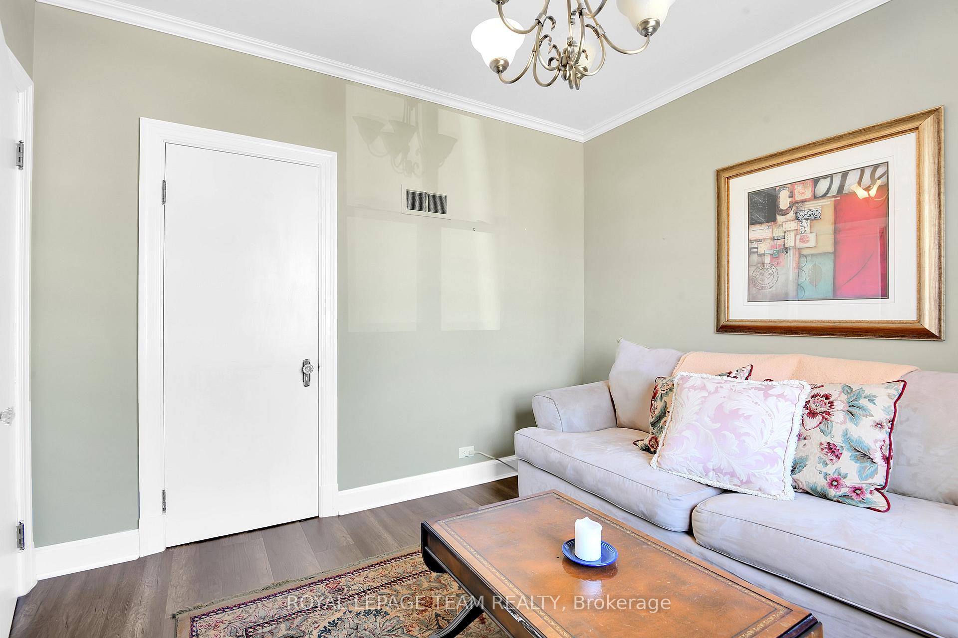 Photo 21 of 450 Dominion Street, Renfrew — HOMEH