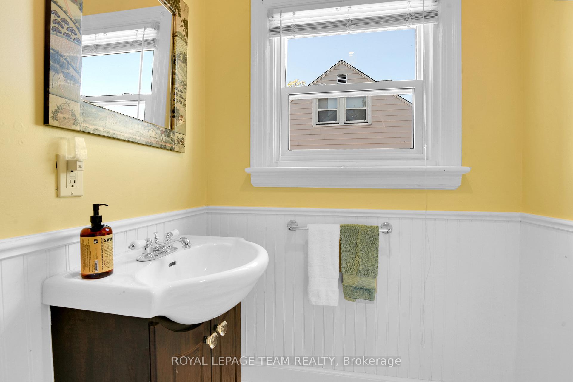 Photo 22 of 450 Dominion Street, Renfrew — HOMEH