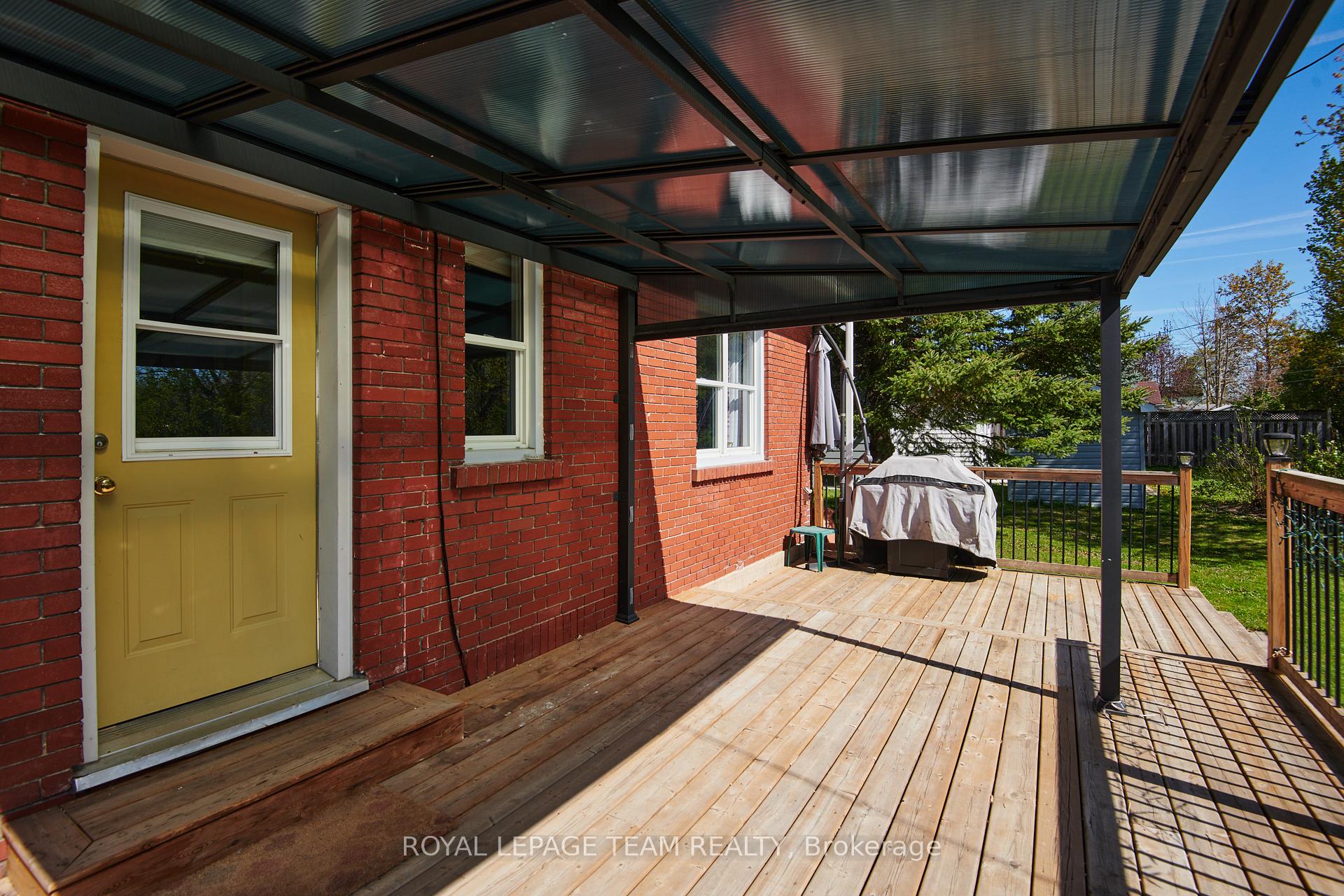 Photo 32 of 450 Dominion Street, Renfrew — HOMEH