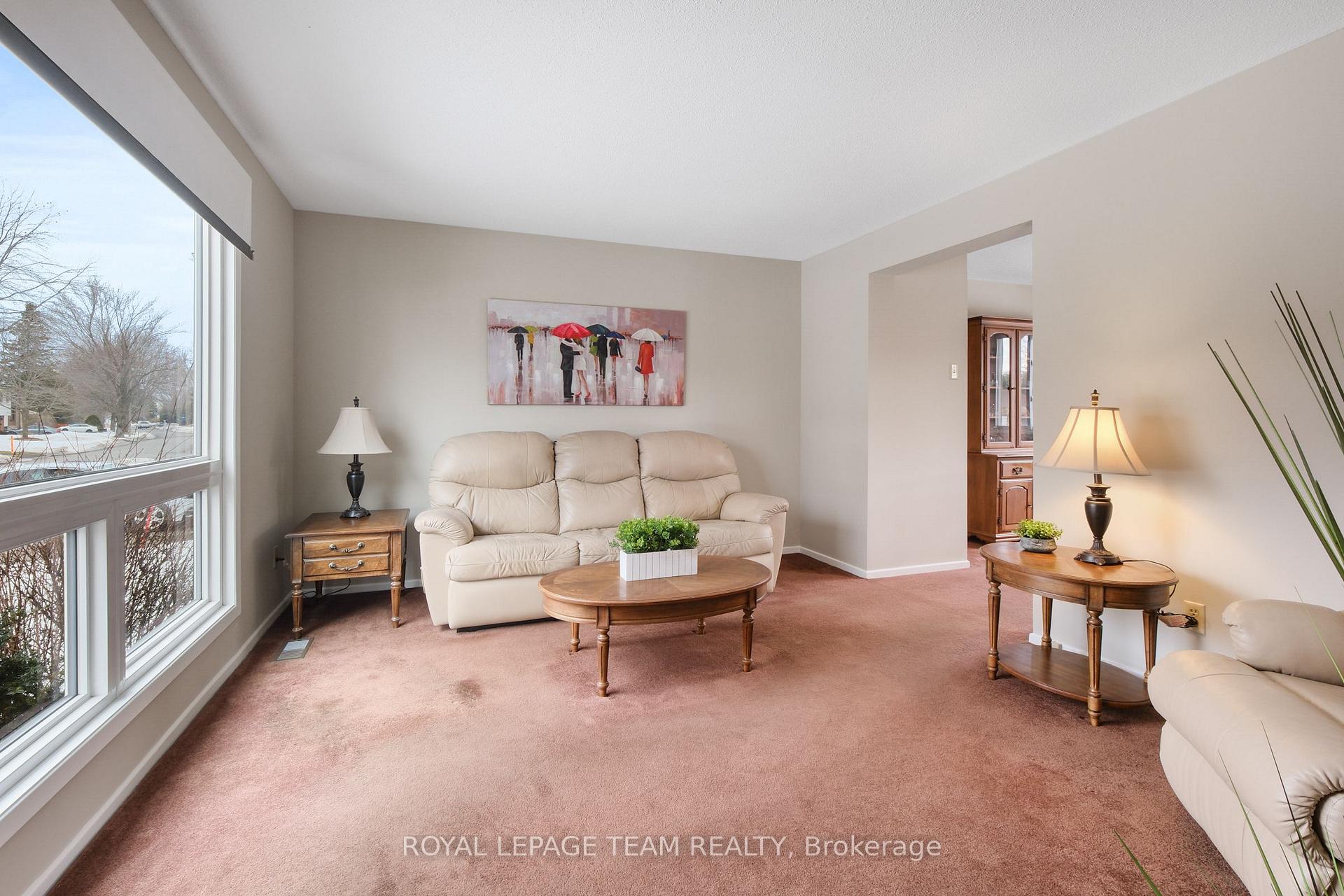 Photo 7 of 1579 Payette Drive, Ottawa, Bilberry Creek/Queenswood Heights — HOMEH