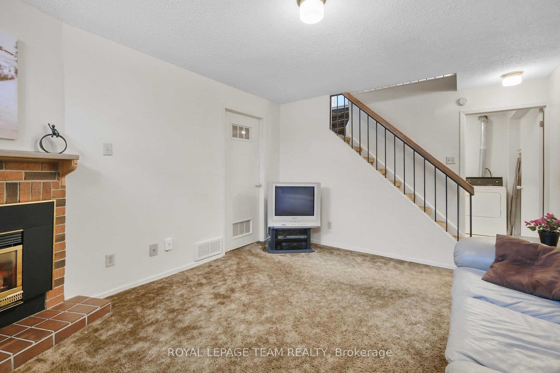 Photo 39 of 1579 Payette Drive, Ottawa, Bilberry Creek/Queenswood Heights — HOMEH