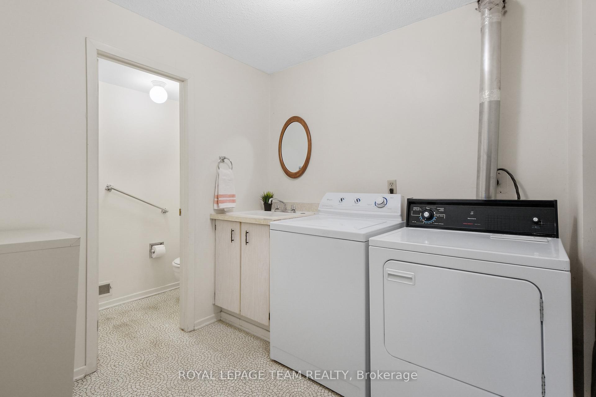 Photo 43 of 1579 Payette Drive, Ottawa, Bilberry Creek/Queenswood Heights — HOMEH