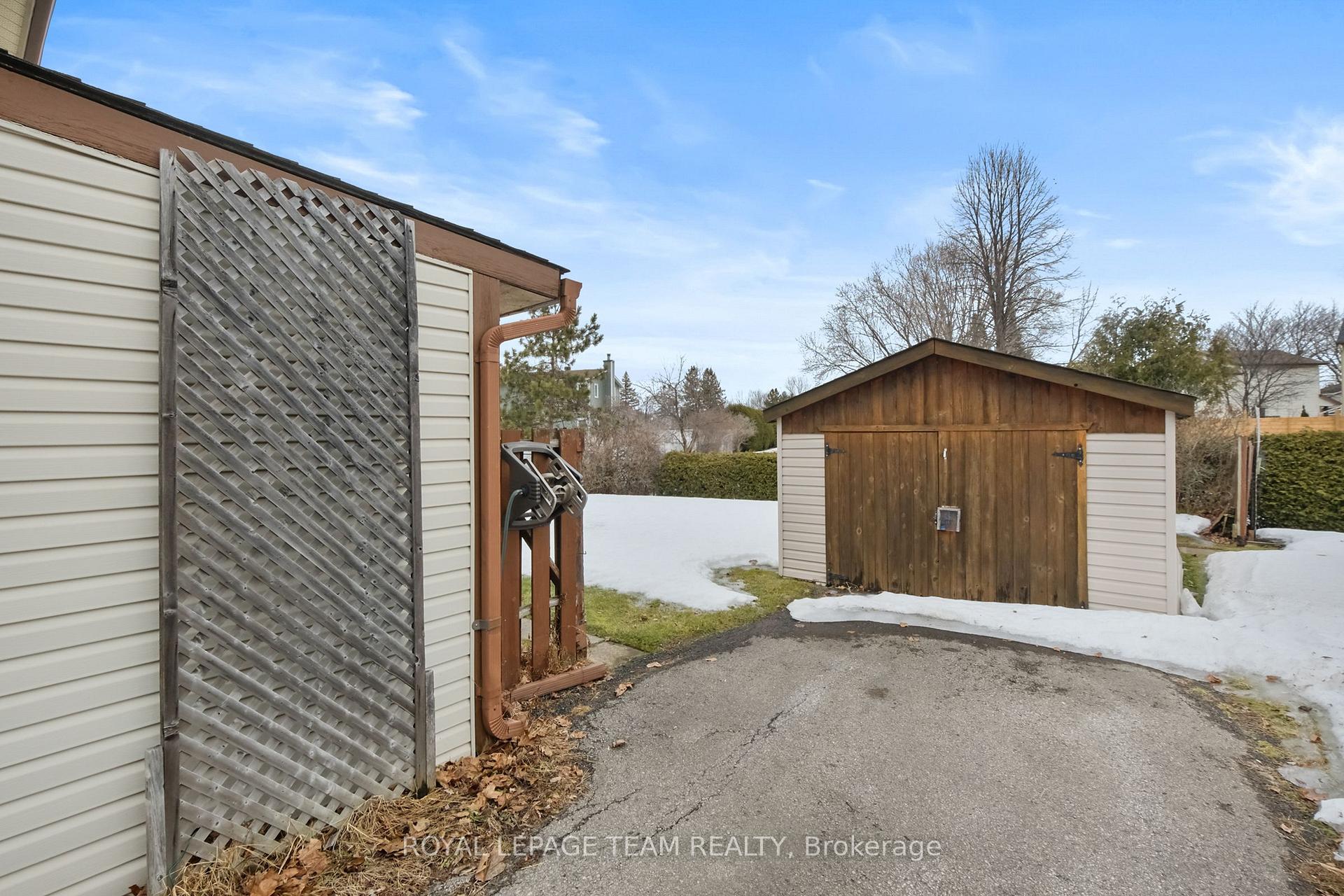 Photo 45 of 1579 Payette Drive, Ottawa, Bilberry Creek/Queenswood Heights — HOMEH