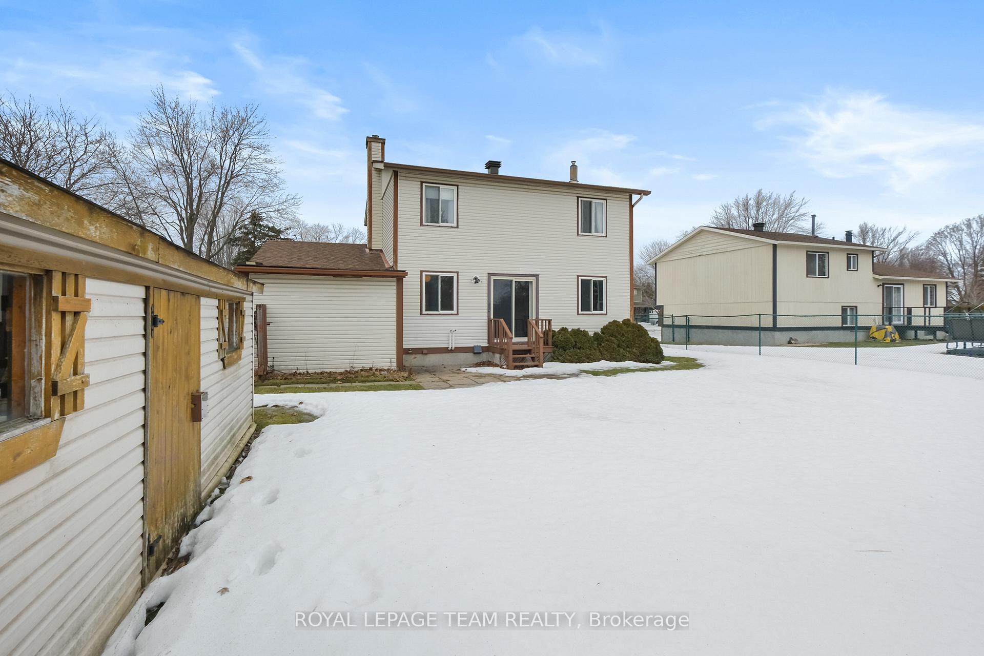 Photo 46 of 1579 Payette Drive, Ottawa, Bilberry Creek/Queenswood Heights — HOMEH