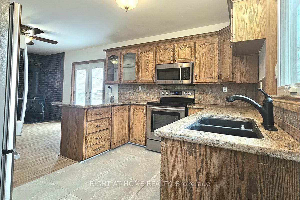 Photo 10 of 535 Drew Street, Oshawa, Central — HOMEH