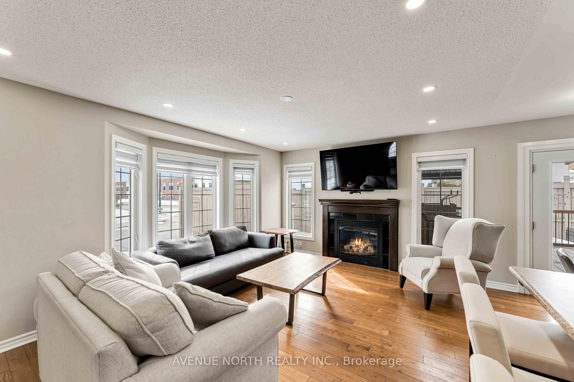 Photo 9 of 152 Eclipse Crescent, Ottawa, Notting Hill/Summerside — HOMEH