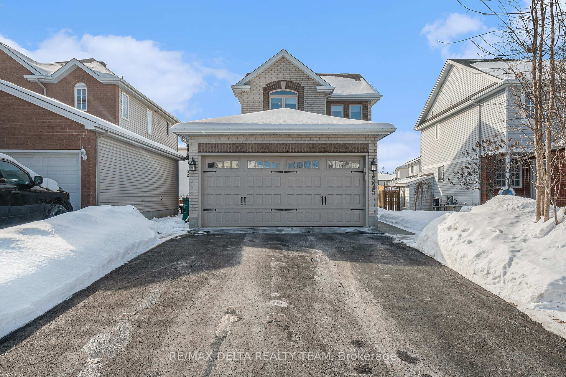 Front of 1525 Senateurs Way