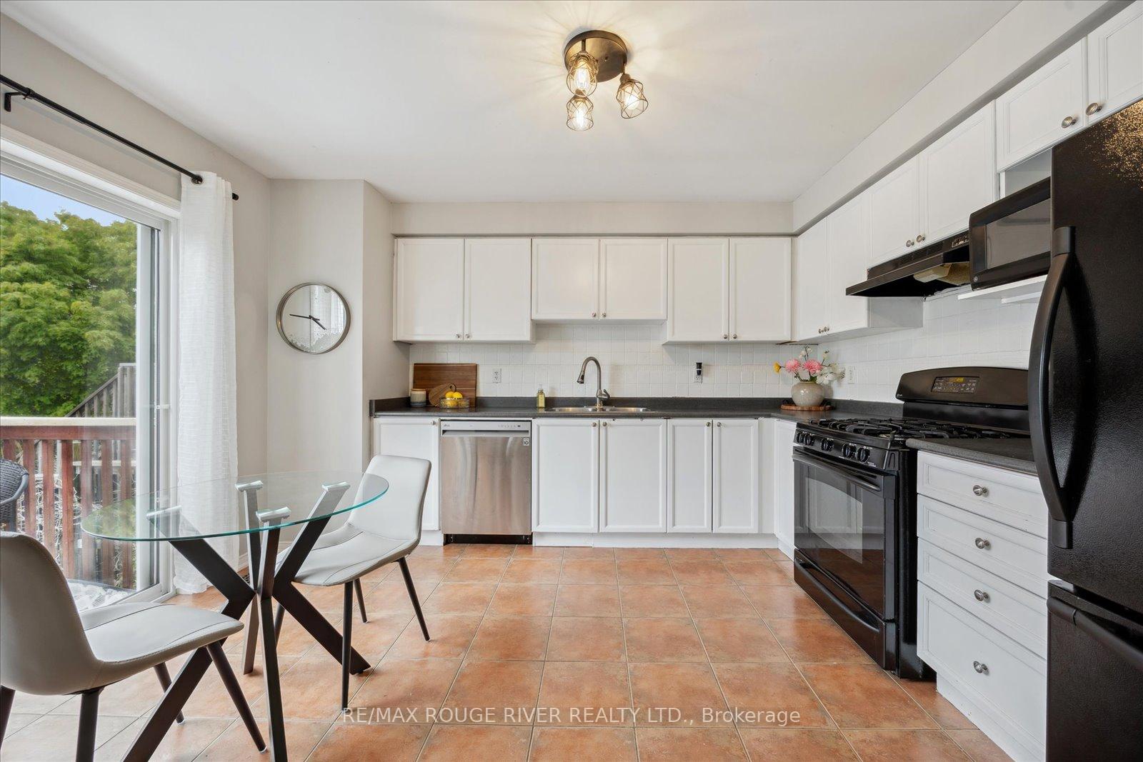 Photo 13 of 1654 Yardley Street, Oshawa, Taunton — HOMEH