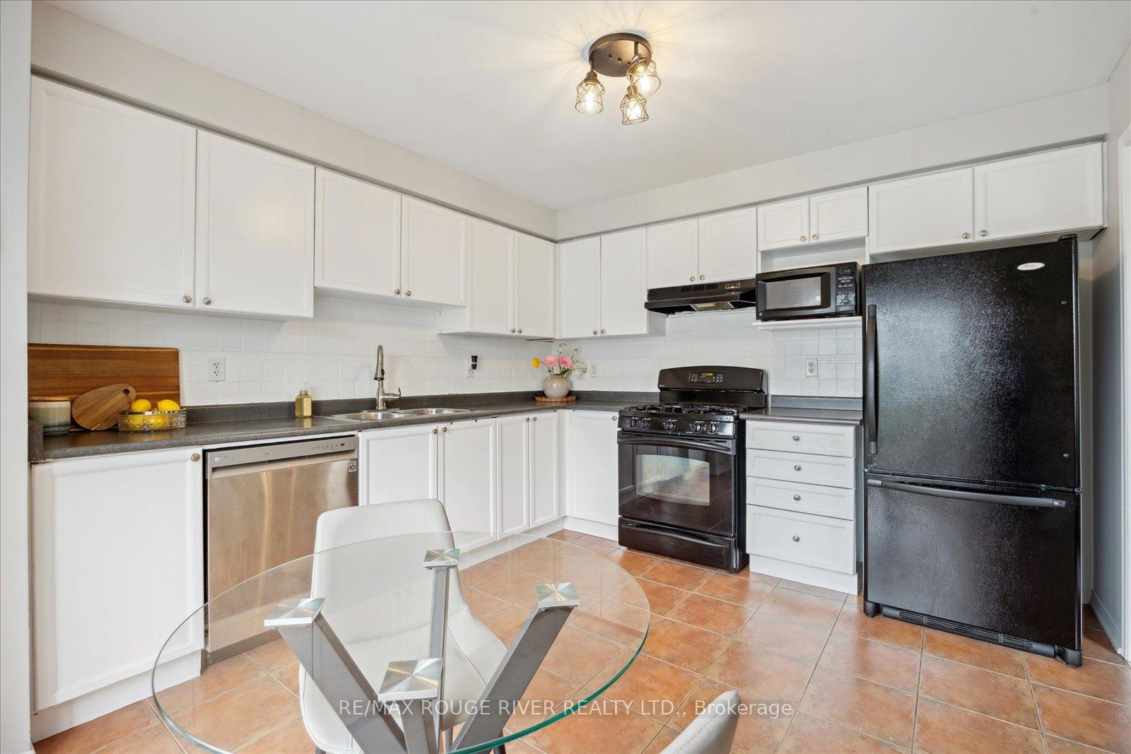 Photo 17 of 1654 Yardley Street, Oshawa, Taunton — HOMEH