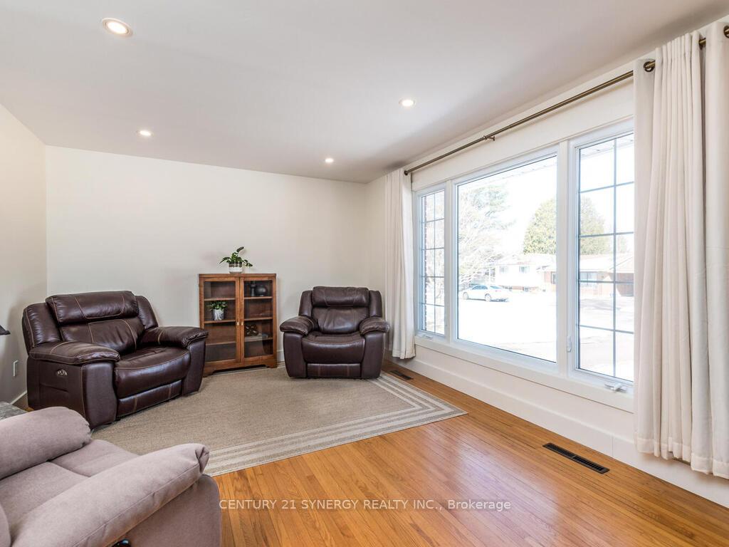 Photo 4 of 261 James Avenue, Renfrew — HOMEH