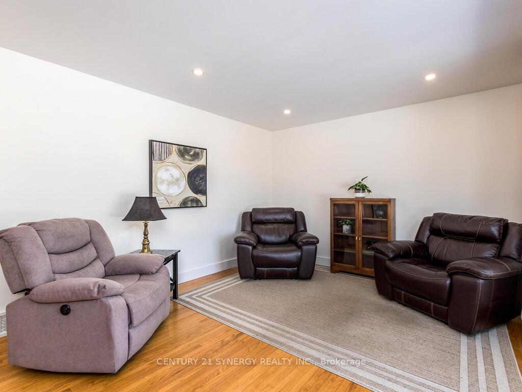 Photo 5 of 261 James Avenue, Renfrew — HOMEH