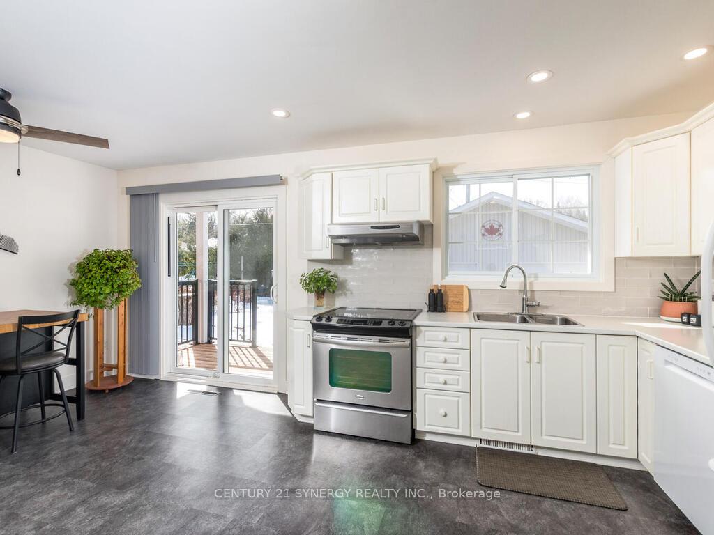 Photo 11 of 261 James Avenue, Renfrew — HOMEH