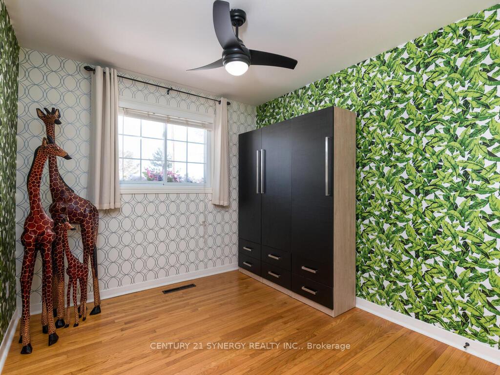 Photo 15 of 261 James Avenue, Renfrew — HOMEH