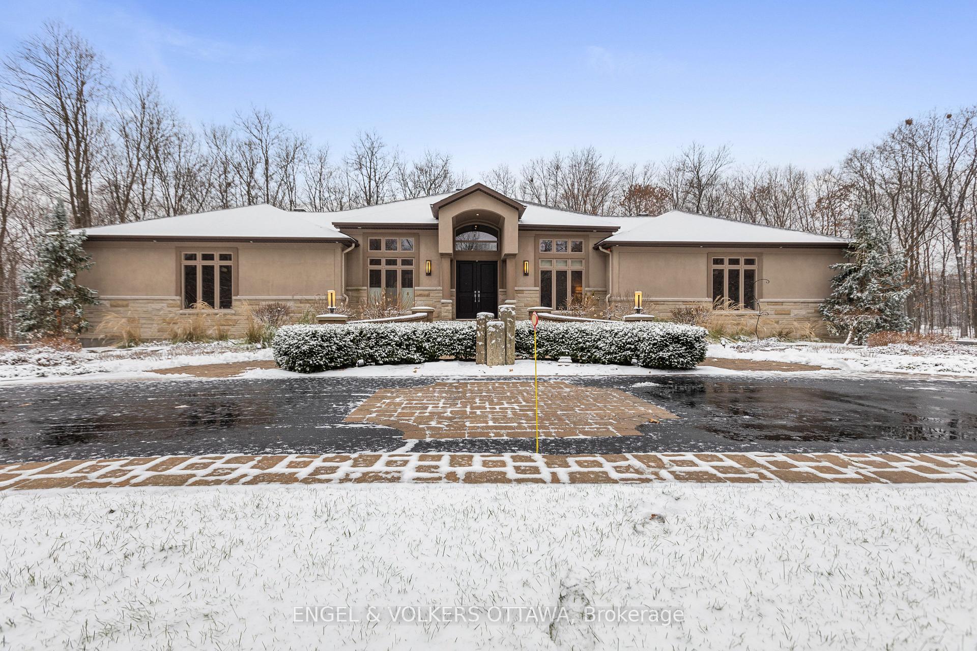 Photo 2 of 1420 Royal Maple Drive S, Ottawa, Cumberland Ridge — HOMEH