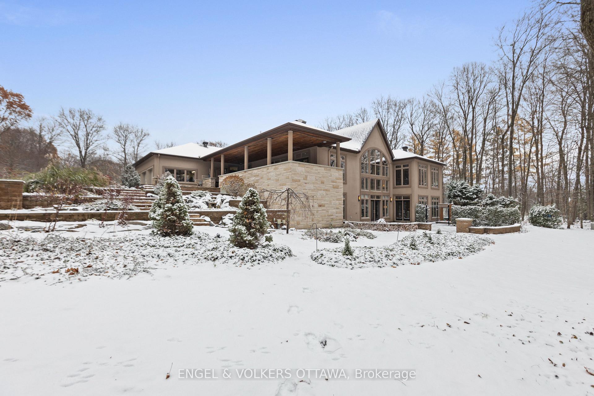 Photo 3 of 1420 Royal Maple Drive S, Ottawa, Cumberland Ridge — HOMEH