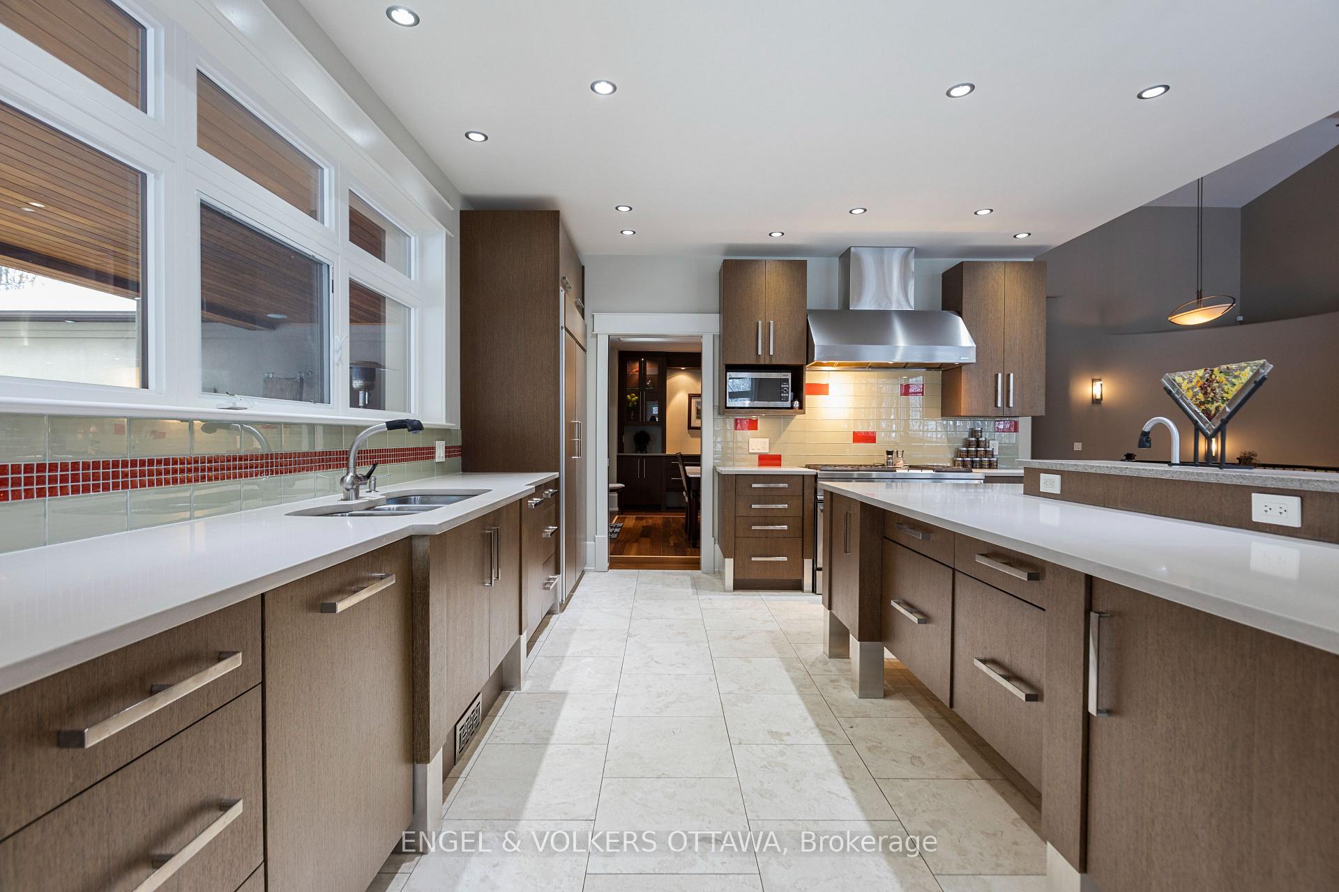 Photo 10 of 1420 Royal Maple Drive S, Ottawa, Cumberland Ridge — HOMEH