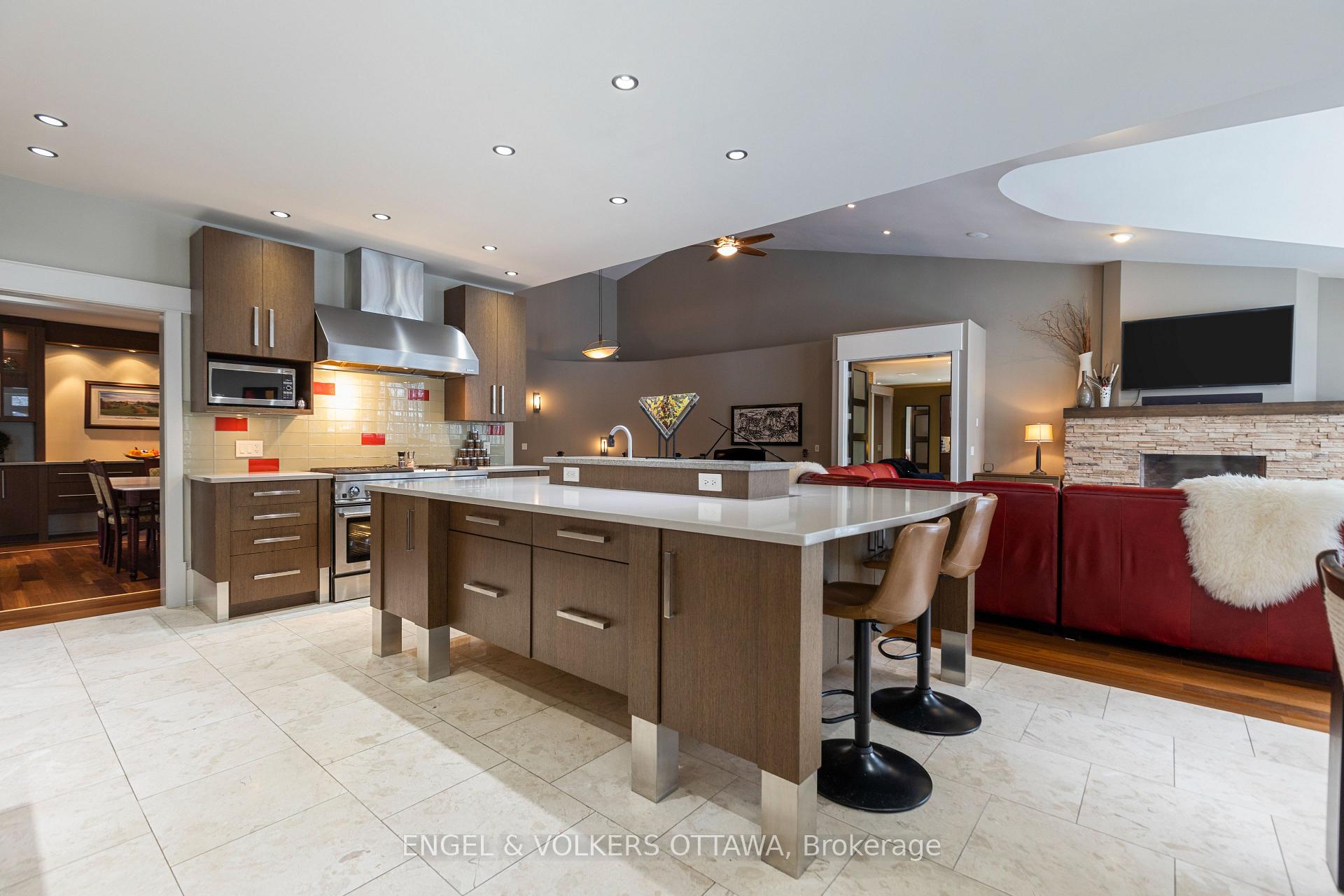 Photo 11 of 1420 Royal Maple Drive S, Ottawa, Cumberland Ridge — HOMEH