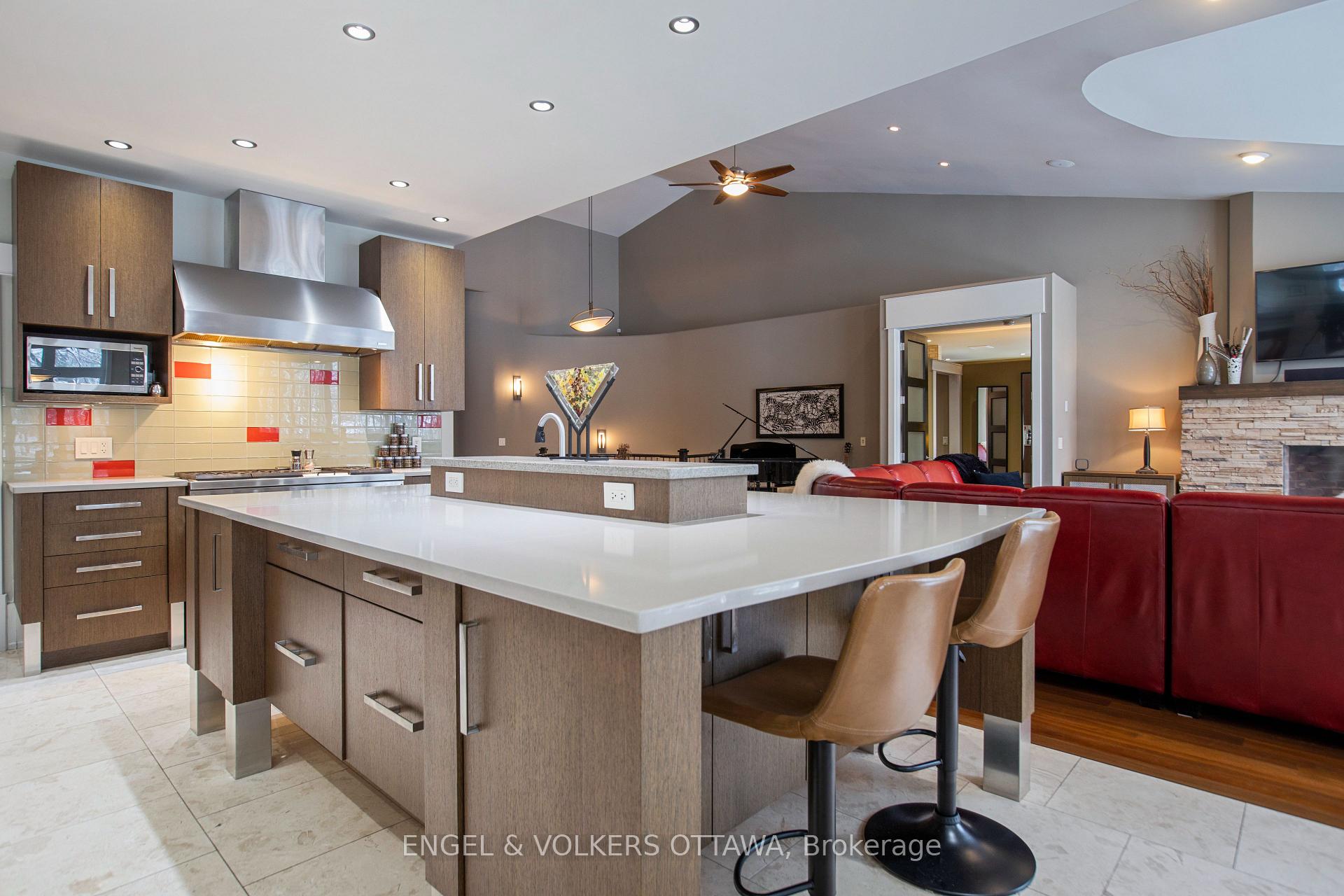 Photo 12 of 1420 Royal Maple Drive S, Ottawa, Cumberland Ridge — HOMEH