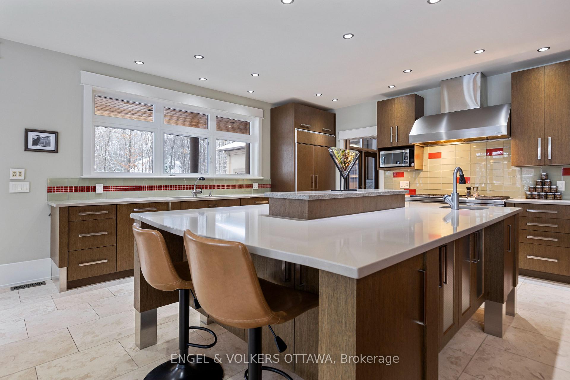 Photo 13 of 1420 Royal Maple Drive S, Ottawa, Cumberland Ridge — HOMEH