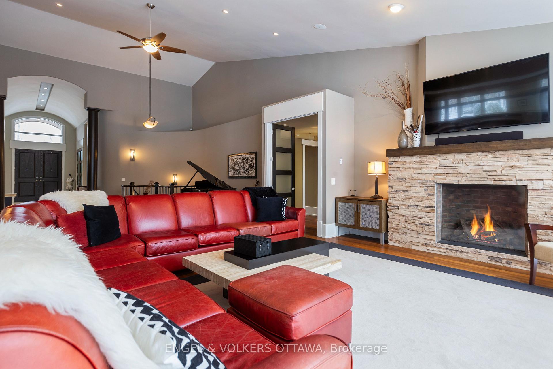 Photo 17 of 1420 Royal Maple Drive S, Ottawa, Cumberland Ridge — HOMEH