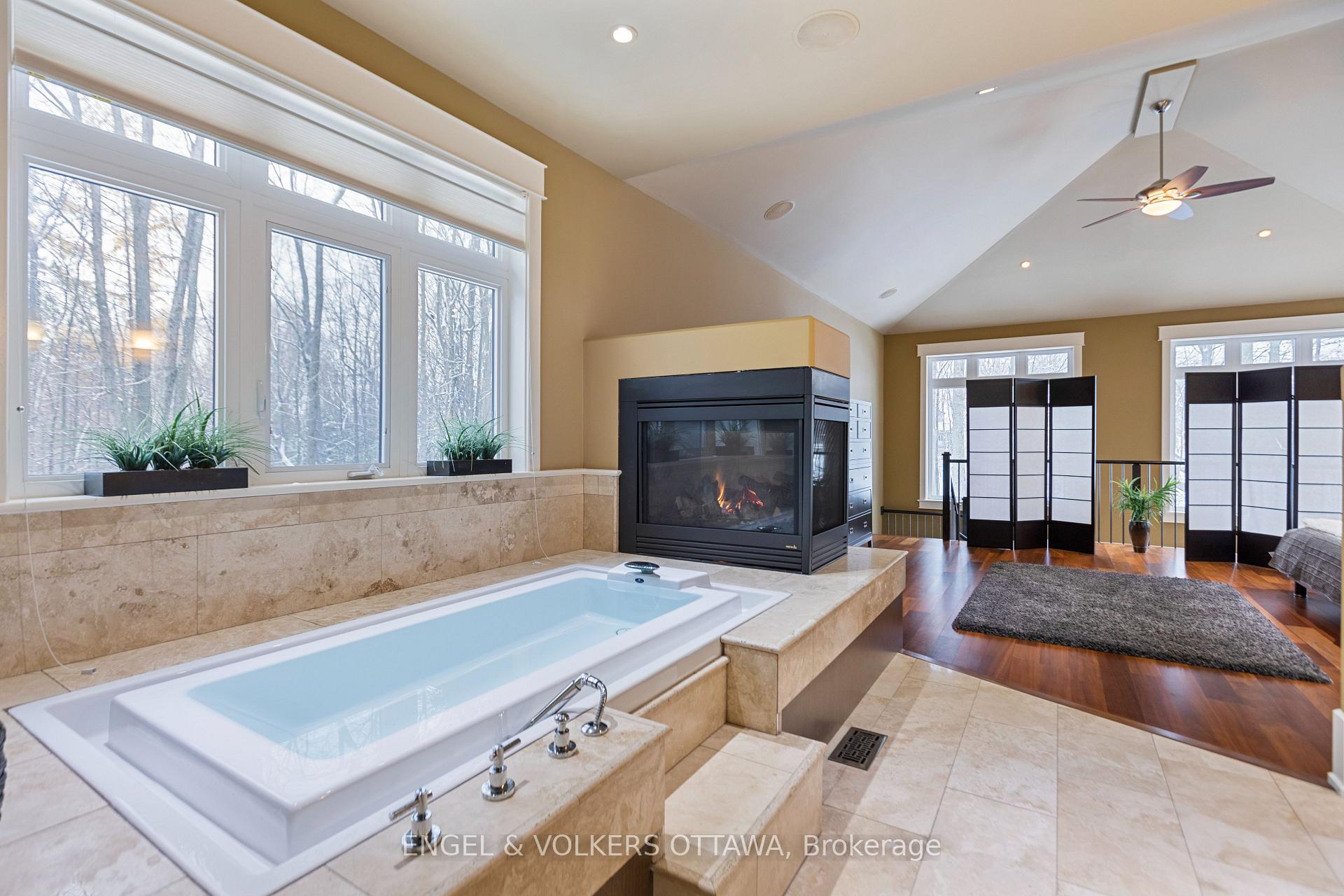 Photo 21 of 1420 Royal Maple Drive S, Ottawa, Cumberland Ridge — HOMEH