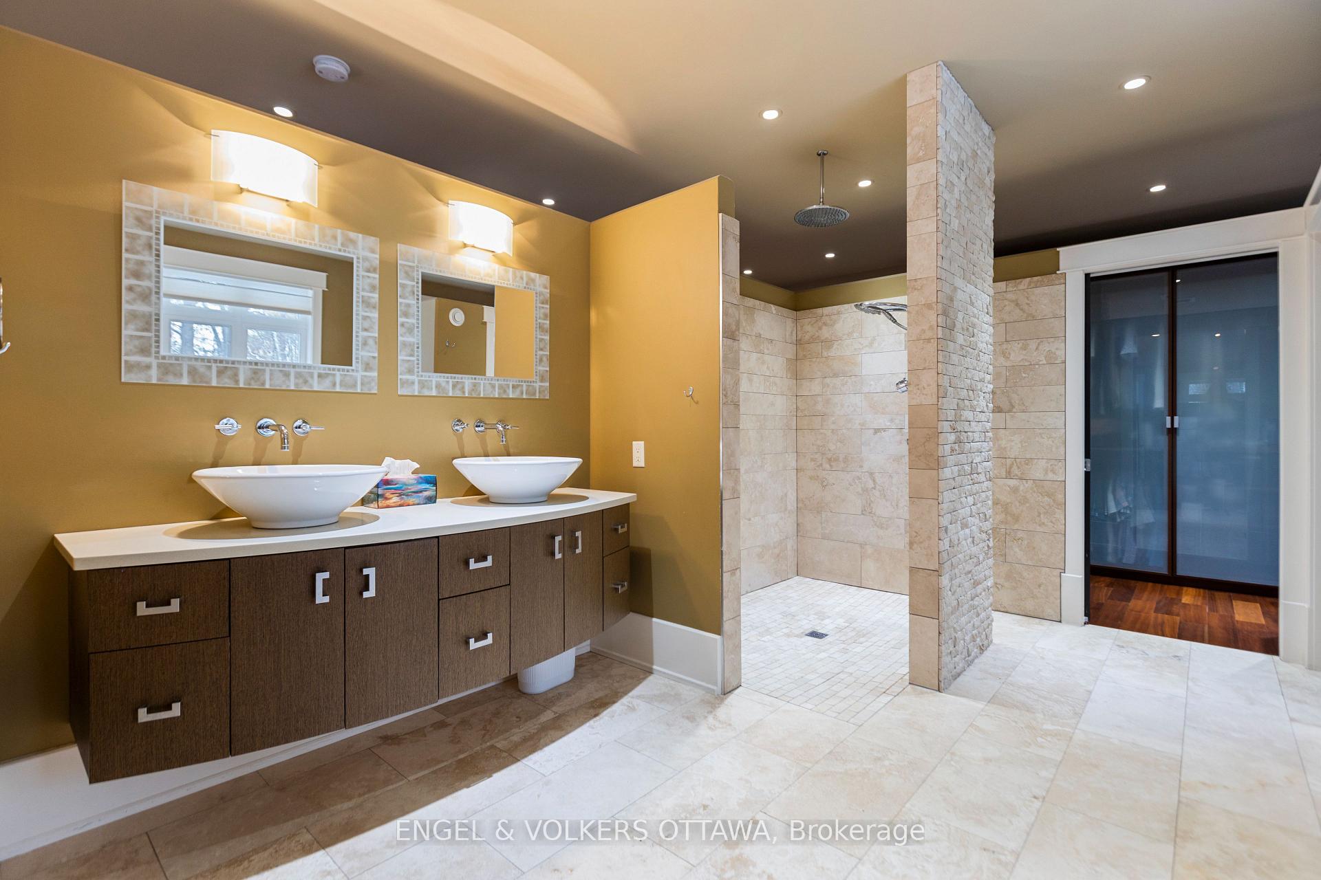Photo 24 of 1420 Royal Maple Drive S, Ottawa, Cumberland Ridge — HOMEH