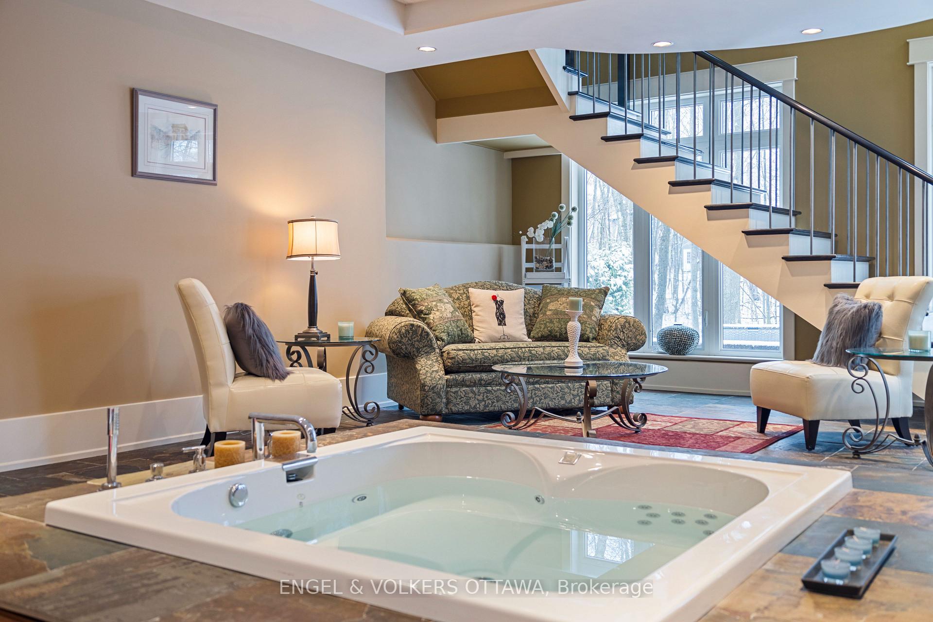 Photo 28 of 1420 Royal Maple Drive S, Ottawa, Cumberland Ridge — HOMEH