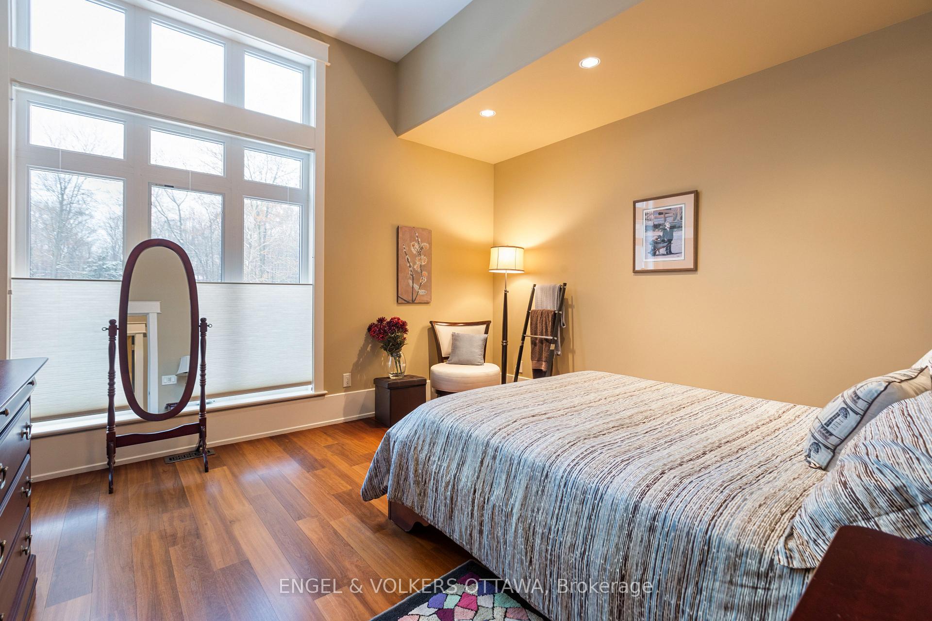 Photo 30 of 1420 Royal Maple Drive S, Ottawa, Cumberland Ridge — HOMEH