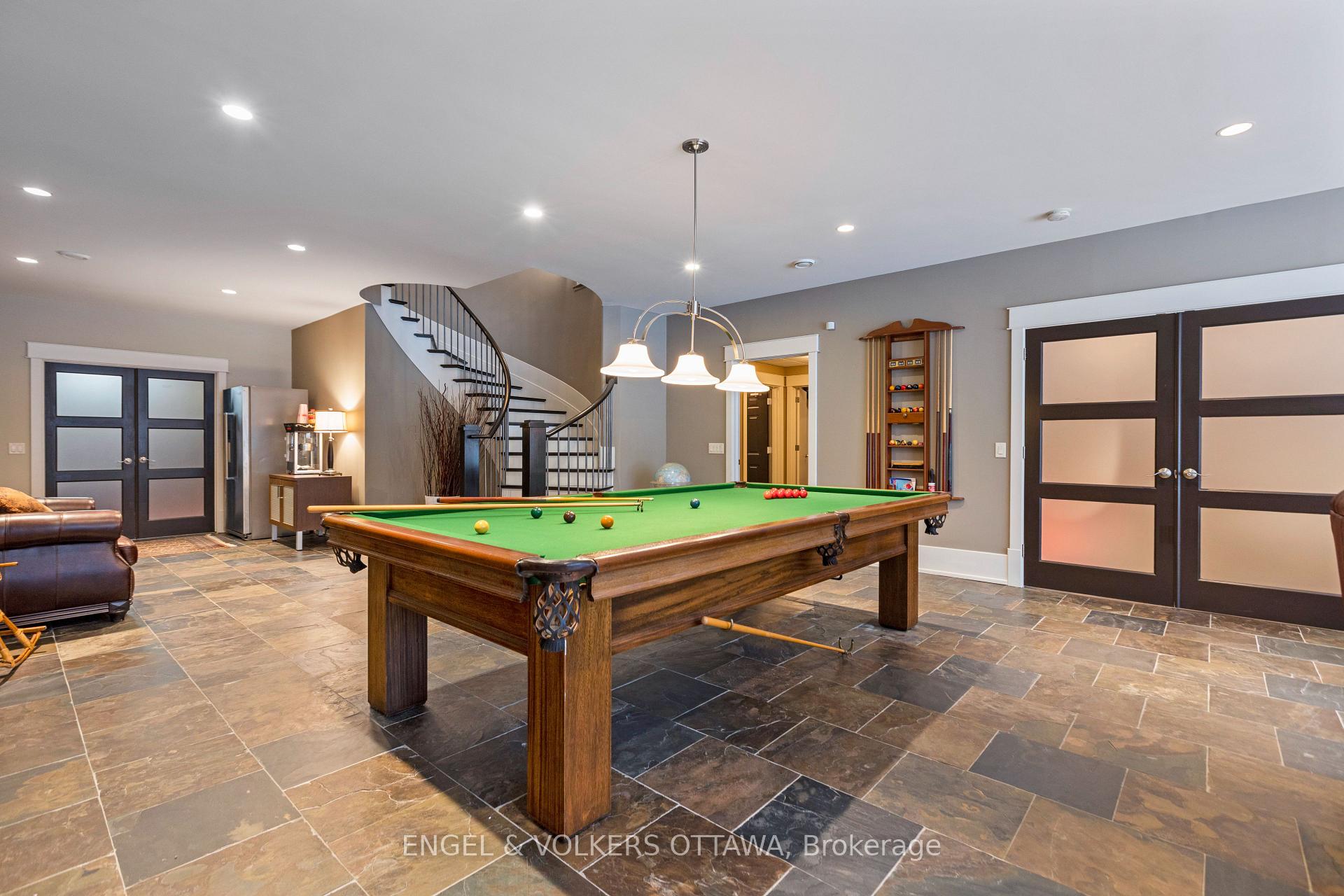 Photo 33 of 1420 Royal Maple Drive S, Ottawa, Cumberland Ridge — HOMEH