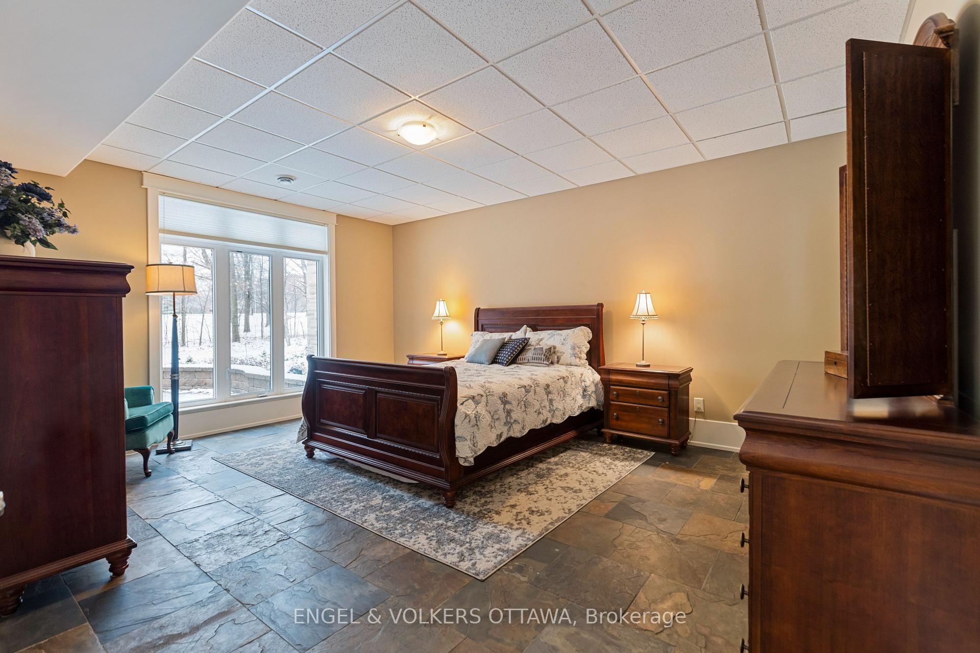 Photo 36 of 1420 Royal Maple Drive S, Ottawa, Cumberland Ridge — HOMEH