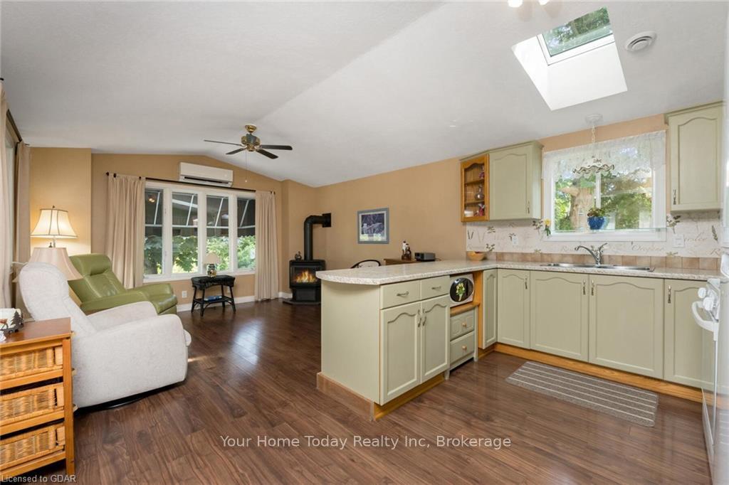 Photo 15 of 10 Pine Road, Puslinch, Rural Puslinch East — HOMEH