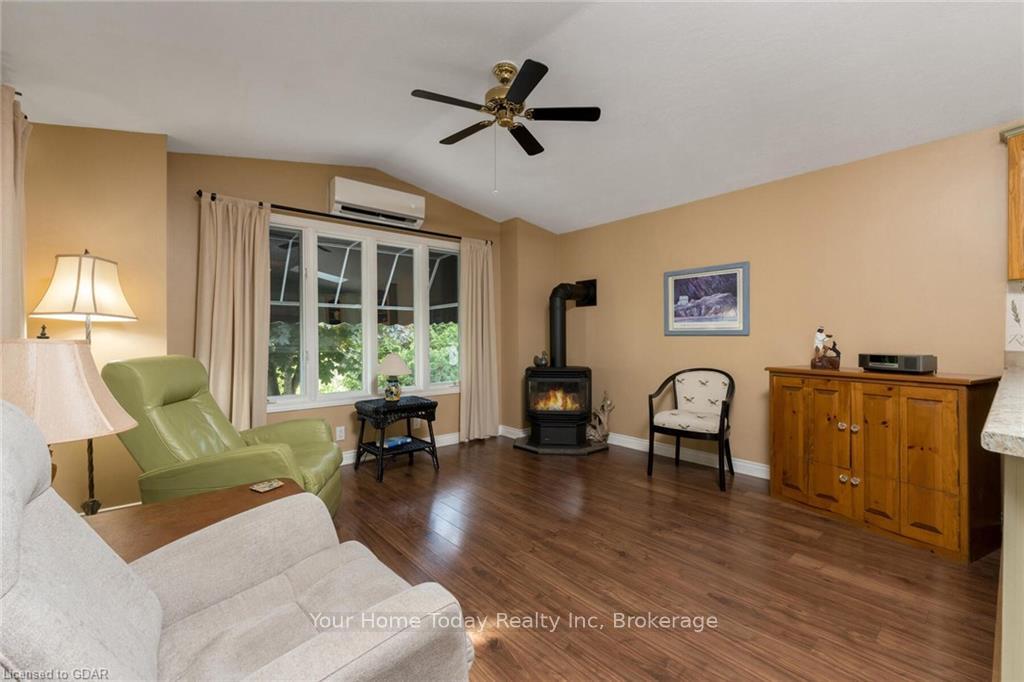 Photo 16 of 10 Pine Road, Puslinch, Rural Puslinch East — HOMEH