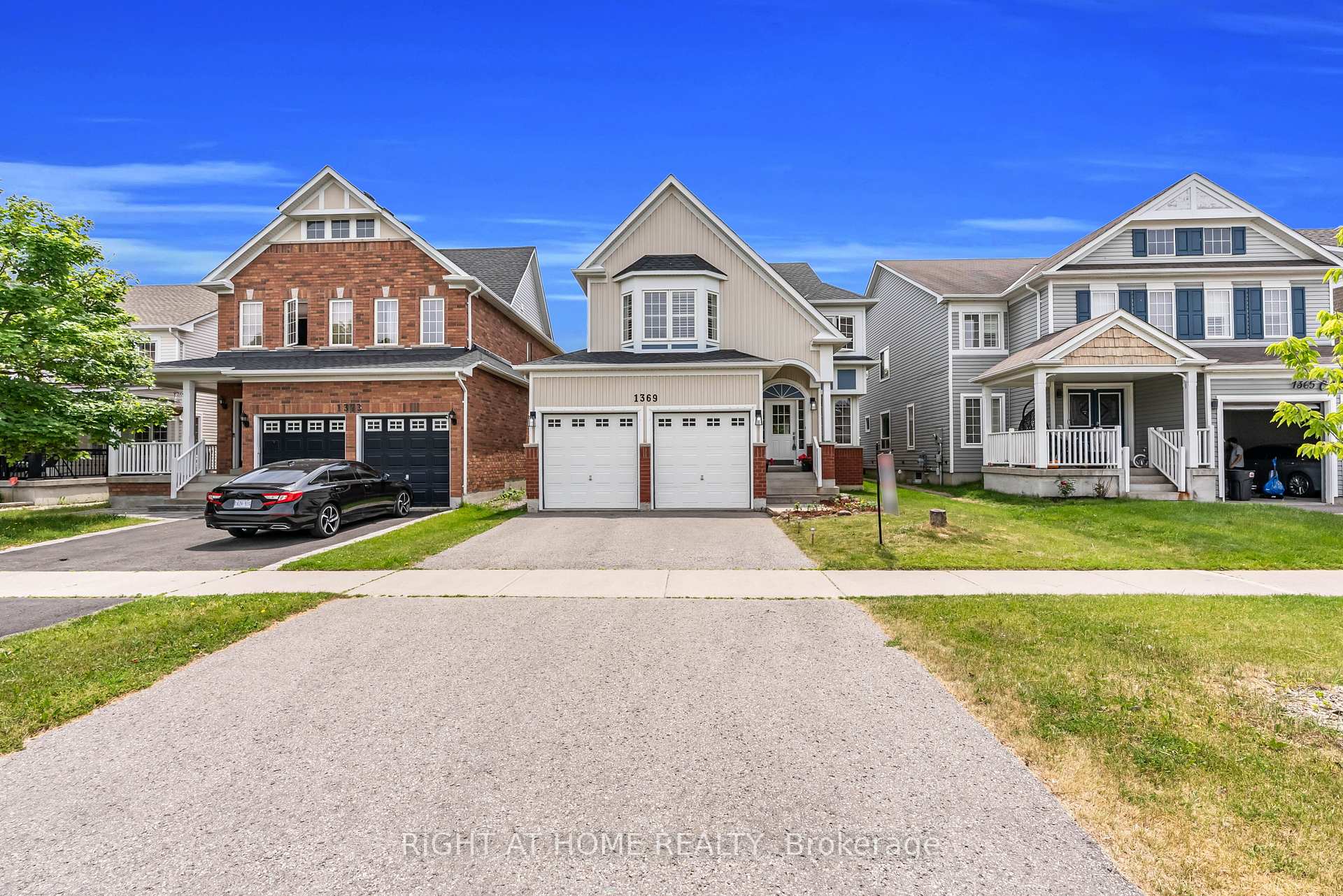 Photo 2 of 1369 Coldstream Drive, Oshawa, Taunton — HOMEH