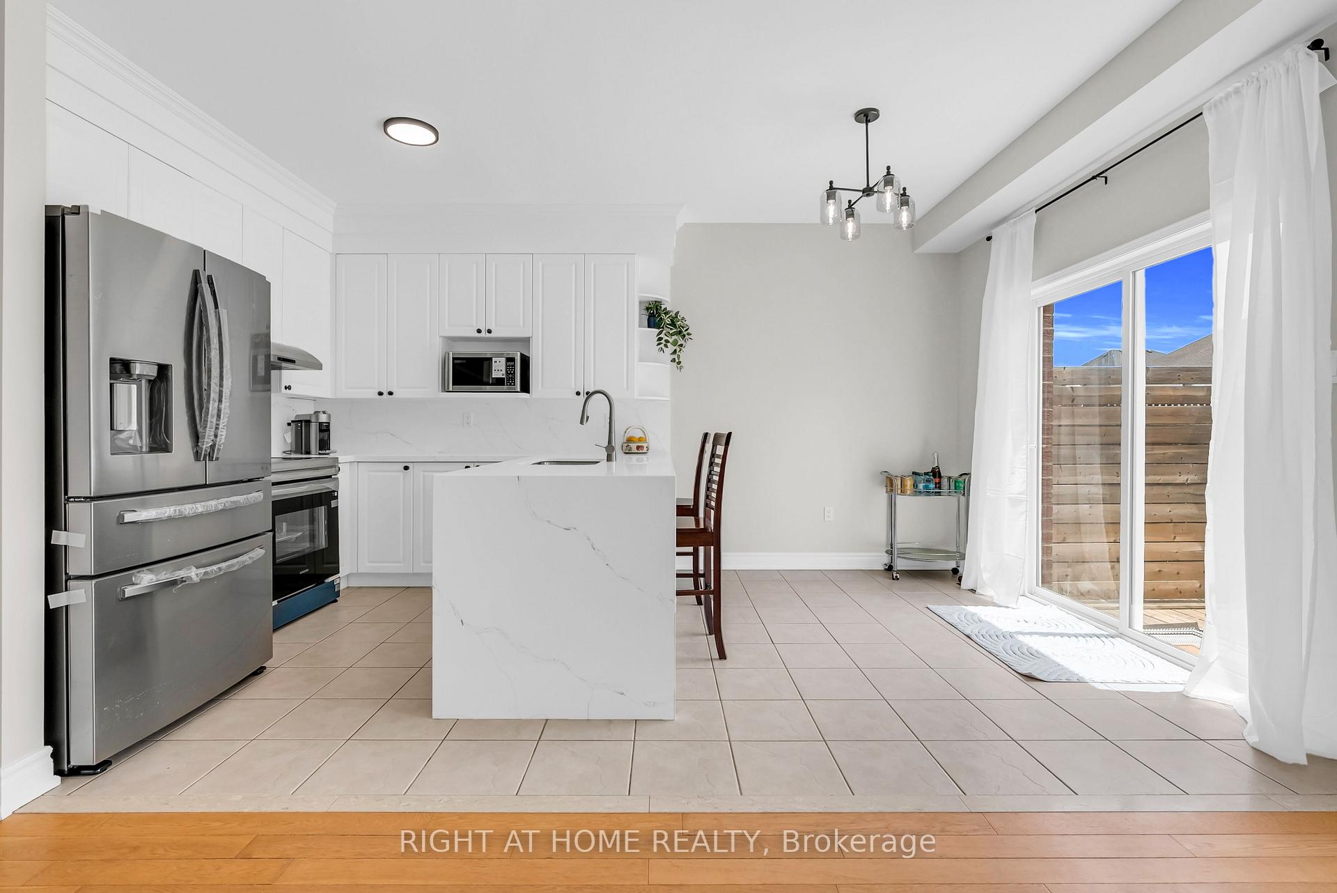 Photo 17 of 1369 Coldstream Drive, Oshawa, Taunton — HOMEH