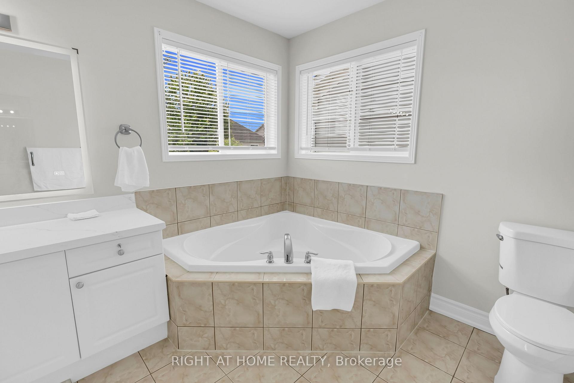 Photo 32 of 1369 Coldstream Drive, Oshawa, Taunton — HOMEH