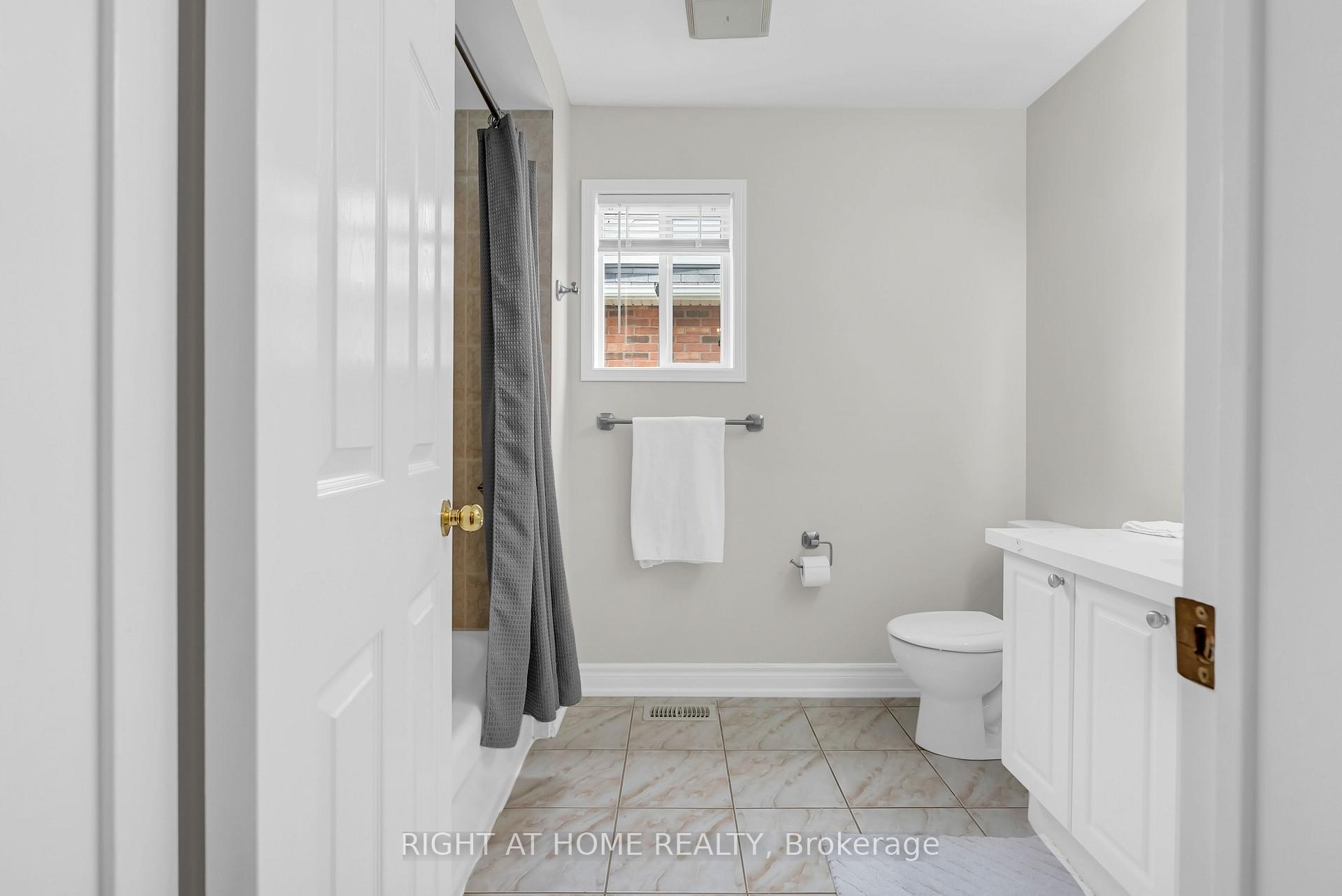 Photo 38 of 1369 Coldstream Drive, Oshawa, Taunton — HOMEH