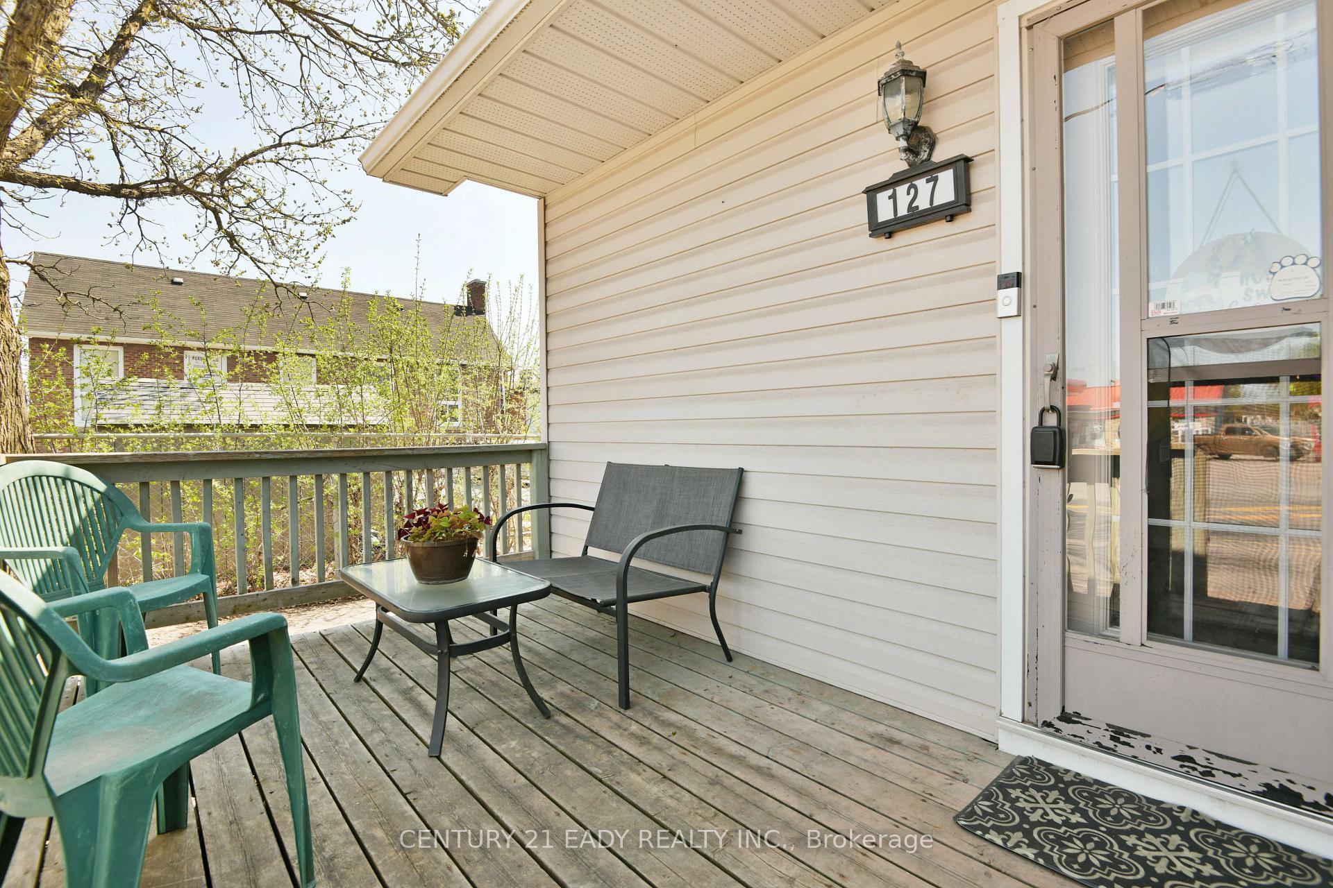 Photo 2 of 127 Cameron Avenue, Renfrew — HOMEH